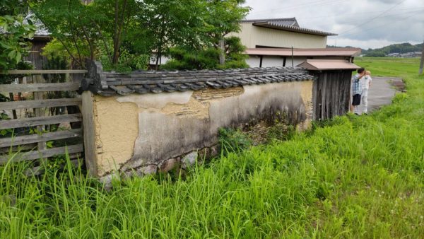 伊賀市平田にて土塀修理工事完了。